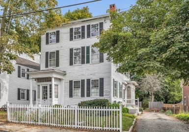 23 Newcomb, Haverhill, Massachusetts 01830, 3 Bedrooms Bedrooms, 7 Rooms Rooms,2.5 BathroomsBathrooms,Residential,For Sale,Newcomb,73163853