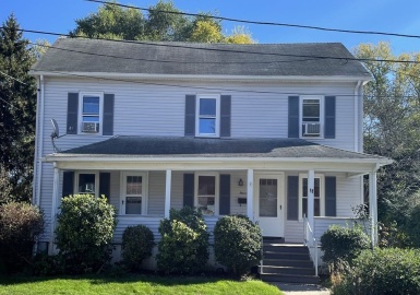 11 Valley St, Northampton, Massachusetts 01060, 4 Bedrooms Bedrooms, 7 Rooms Rooms,1.5 BathroomsBathrooms,Residential,For Sale,Valley St,73174882