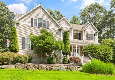 70 Whipple Brook Rd, Wrentham, Massachusetts 02093, 4 Bedrooms Bedrooms, 12 Rooms Rooms,3.5 BathroomsBathrooms,Residential,For Sale,Whipple Brook Rd,73140683