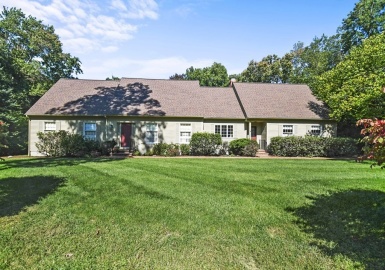 5 Jacob Hill Dr, Seekonk, Massachusetts 02771, 3 Bedrooms Bedrooms, 7 Rooms Rooms,3.5 BathroomsBathrooms,Residential,For Sale,Jacob Hill Dr,73167016