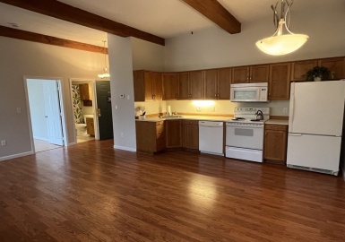 402 River St, Haverhill, Massachusetts 01832, 2 Bedrooms Bedrooms, 4 Rooms Rooms,1 BathroomBathrooms,Residential,For Sale,Intervale Place,River St,73158879