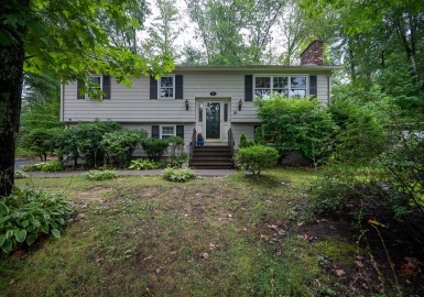 91 Denoncourt Street, Marlborough, Massachusetts 01752, 4 Bedrooms Bedrooms, 7 Rooms Rooms,2 BathroomsBathrooms,Residential,For Sale,Denoncourt Street,73151488