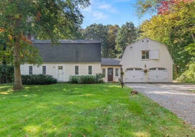 38 Pleasant St, West Newbury, Massachusetts 01985, 3 Bedrooms Bedrooms, 7 Rooms Rooms,1.5 BathroomsBathrooms,Residential,For Sale,Pleasant St,73168436