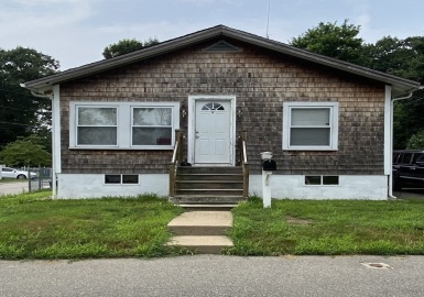 59 Sterling Rd, Brockton, Massachusetts 02302, 2 Bedrooms Bedrooms, 5 Rooms Rooms,1 BathroomBathrooms,Residential,For Sale,Sterling Rd,73138540