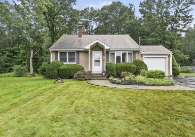 31 Forestdale Road, Paxton, Massachusetts 01612, 3 Bedrooms Bedrooms, 9 Rooms Rooms,1.5 BathroomsBathrooms,Residential,For Sale,Forestdale Road,73176258