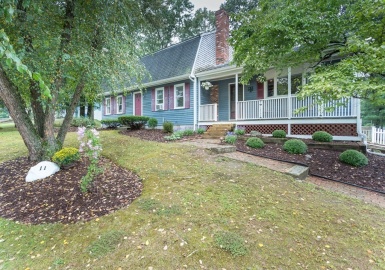 11 Louis Rd, Attleboro, Massachusetts 02703, 3 Bedrooms Bedrooms, 7 Rooms Rooms,1.5 BathroomsBathrooms,Residential,For Sale,Louis Rd,73159193