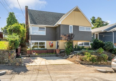 314 Reservoir Ave, Revere, Massachusetts 02151, 2 Bedrooms Bedrooms, 7 Rooms Rooms,1 BathroomBathrooms,Residential,For Sale,Reservoir Ave,73166606