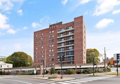 47 Mystic St, Arlington, Massachusetts 02474, 1 Bedroom Bedrooms, 3 Rooms Rooms,1 BathroomBathrooms,Residential,For Sale,Mystic Tower Condominium,Mystic St,73174666