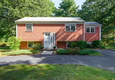 281 Oak St, Halifax, Massachusetts 02338, 2 Bedrooms Bedrooms, 5 Rooms Rooms,1 BathroomBathrooms,Residential,For Sale,Oak St,73171539