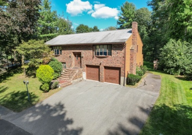 71 Carter Rd, Lynnfield, Massachusetts 01940, 4 Bedrooms Bedrooms, 9 Rooms Rooms,3 BathroomsBathrooms,Residential,For Sale,Carter Rd,73162388