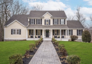 50 Spinnaker Way, Westport, Massachusetts 02790, 4 Bedrooms Bedrooms, 10 Rooms Rooms,4.5 BathroomsBathrooms,Residential,For Sale,Spinnaker Way,73096628