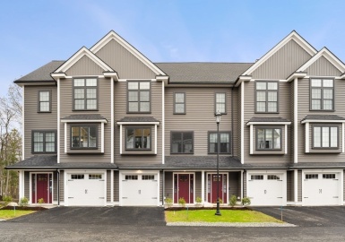 168 Lowell St, Wilmington, Massachusetts 01887, 2 Bedrooms Bedrooms, 6 Rooms Rooms,3 BathroomsBathrooms,Residential,For Sale,Rachel's Village,Lowell St,73105771