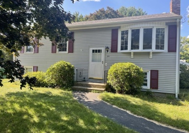 24 Mathewson Ave, Attleboro, Massachusetts 02703, 3 Bedrooms Bedrooms, 5 Rooms Rooms,1 BathroomBathrooms,Residential,For Sale,Mathewson Ave,73145430