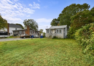 50 Grove St, Fairhaven, Massachusetts 02719, 1 Bedroom Bedrooms, 3 Rooms Rooms,1 BathroomBathrooms,Residential,For Sale,Grove St,73172130