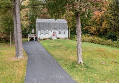6 Whittier Dr, Merrimac, Massachusetts 01860, 3 Bedrooms Bedrooms, 8 Rooms Rooms,1.5 BathroomsBathrooms,Residential,For Sale,Whittier Dr,73168913