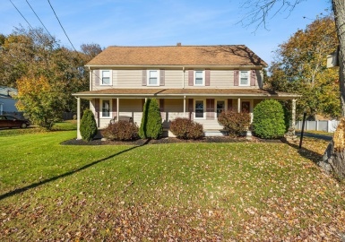 39 Fremont St, Bridgewater, Massachusetts 02324, 4 Bedrooms Bedrooms, 8 Rooms Rooms,1.5 BathroomsBathrooms,Residential,For Sale,Fremont St,73177327