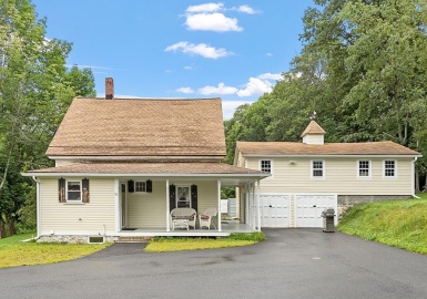 16 Holden St, Ashburnham, Massachusetts 01430, 2 Bedrooms Bedrooms, 5 Rooms Rooms,2 BathroomsBathrooms,Residential,For Sale,Holden St,73150455