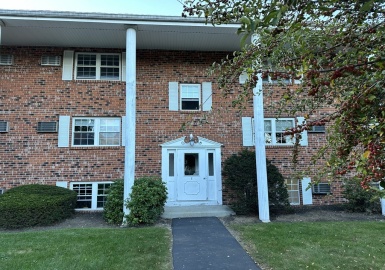 89 Pleasant St., Medfield, Massachusetts 02052, 1 Bedroom Bedrooms, 4 Rooms Rooms,1 BathroomBathrooms,Residential,For Sale,Pleasant St.,73170588