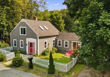 26 Water St, Ashburnham, Massachusetts 01430, 4 Bedrooms Bedrooms, 7 Rooms Rooms,2 BathroomsBathrooms,Residential,For Sale,Water St,73151575