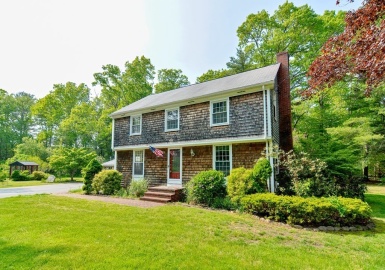 690 Old County Rd, Westport, Massachusetts 02790, 3 Bedrooms Bedrooms, 9 Rooms Rooms,1.5 BathroomsBathrooms,Residential,For Sale,Old County Rd,73117070