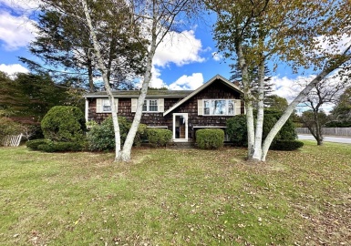 960 Plymouth Street, Abington, Massachusetts 02351, 3 Bedrooms Bedrooms, 7 Rooms Rooms,1.5 BathroomsBathrooms,Residential,For Sale,Plymouth Street,73067654