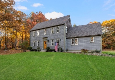 2 Marie Dr, Blackstone, Massachusetts 01504, 4 Bedrooms Bedrooms, 14 Rooms Rooms,3.5 BathroomsBathrooms,Residential,For Sale,Marie Dr,73175941