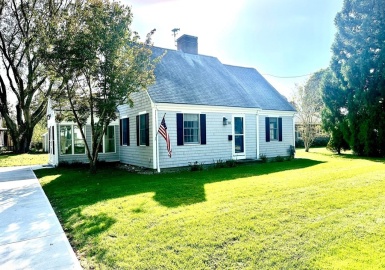 38 Linden Rd, Falmouth, Massachusetts 02540, 3 Bedrooms Bedrooms, 6 Rooms Rooms,2 BathroomsBathrooms,Residential,For Sale,Linden Rd,73169271
