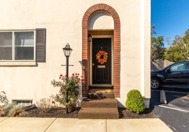 One Charles Street, Reading, Massachusetts 01867, 3 Bedrooms Bedrooms, 8 Rooms Rooms,2.5 BathroomsBathrooms,Residential,For Sale,One Charles Street Condominiums,Charles Street,73162566