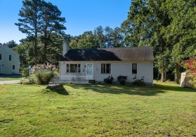 15 J Braden Thompson Rd, Sandwich, Massachusetts 02644, 3 Bedrooms Bedrooms, 5 Rooms Rooms,2 BathroomsBathrooms,Residential,For Sale,J Braden Thompson Rd,73169148