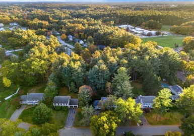 5 Bayberry Lane, Andover, Massachusetts 01810, 4 Bedrooms Bedrooms, 11 Rooms Rooms,2.5 BathroomsBathrooms,Residential,For Sale,Bayberry Lane,73173802