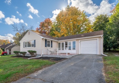 32 Dunster Road, Framingham, Massachusetts 01702, 3 Bedrooms Bedrooms, 5 Rooms Rooms,1 BathroomBathrooms,Residential,For Sale,Dunster Road,73174337