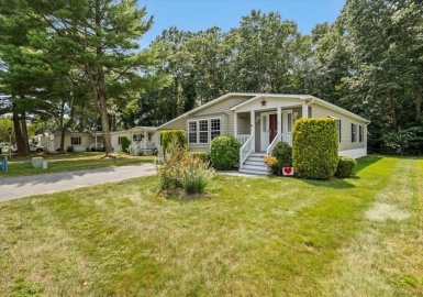 246 Maple Leaf Dr., Taunton, Massachusetts 02780, 2 Bedrooms Bedrooms, 5 Rooms Rooms,2 BathroomsBathrooms,Residential,For Sale,Maple Leaf Dr.,73148067