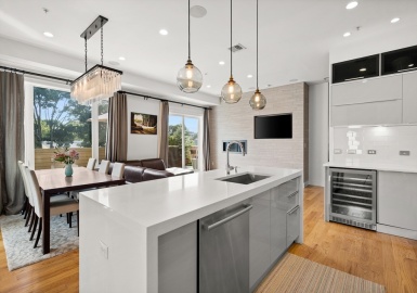 403 W 1st Street, Boston, Massachusetts 02127, 3 Bedrooms Bedrooms, 6 Rooms Rooms,3 BathroomsBathrooms,Residential Lease,For Rent,W 1st Street,73238462