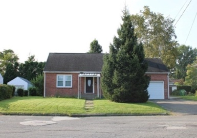 55 Bennett St, Chicopee, Massachusetts 01013, 3 Bedrooms Bedrooms, 5 Rooms Rooms,1 BathroomBathrooms,Residential,For Sale,Bennett St,73163467