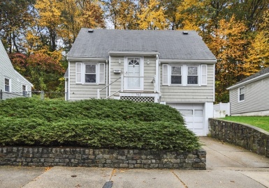 562 Poplar Street, Boston, Massachusetts 02131, 3 Bedrooms Bedrooms, 7 Rooms Rooms,1 BathroomBathrooms,Residential,For Sale,Poplar Street,73175960