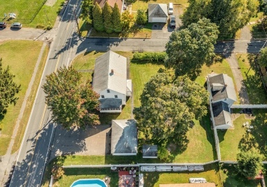 226 Notre Dame St, Westfield, Massachusetts 01085, 4 Bedrooms Bedrooms, 8 Rooms Rooms,1 BathroomBathrooms,Residential,For Sale,Notre Dame St,73161213