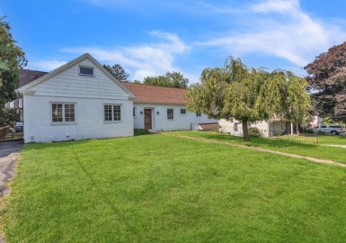 19 East St, South Hadley, Massachusetts 01075, 3 Bedrooms Bedrooms, 7 Rooms Rooms,4 BathroomsBathrooms,Residential,For Sale,East St,73157790