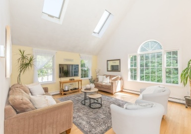 17 Miller's Farm Road, Billerica, Massachusetts 01821, 3 Bedrooms Bedrooms, 8 Rooms Rooms,2.5 BathroomsBathrooms,Residential,For Sale,Miller's Farm Road,73155311