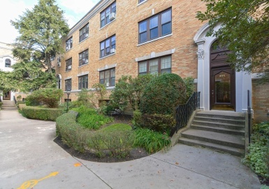 411 Washington St, Brookline, Massachusetts 02446, 3 Bedrooms Bedrooms, 5 Rooms Rooms,1 BathroomBathrooms,Residential,For Sale,Washington St,73168139