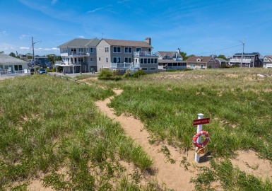 11 45th St, Newbury, Massachusetts 01951, 4 Bedrooms Bedrooms, 9 Rooms Rooms,2.5 BathroomsBathrooms,Residential,For Sale,45th St,73141818