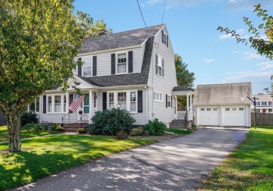 22 Elm Street, Woburn, Massachusetts 01801, 3 Bedrooms Bedrooms, 6 Rooms Rooms,1 BathroomBathrooms,Residential,For Sale,Elm Street,73174524