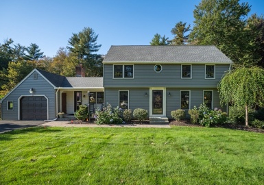 53 Yankee Circle, Westfield, Massachusetts 01085, 3 Bedrooms Bedrooms, 10 Rooms Rooms,2 BathroomsBathrooms,Residential,For Sale,Yankee Circle,73170140
