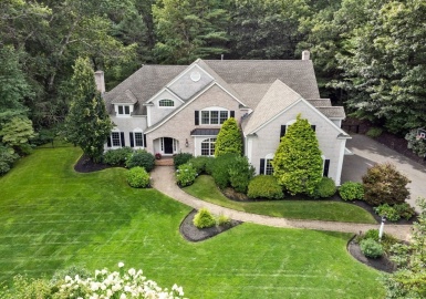 25 Ronald Road, Sudbury, Massachusetts 01776, 5 Bedrooms Bedrooms, 12 Rooms Rooms,4 BathroomsBathrooms,Residential,For Sale,Ronald Road,73171922