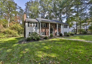 10 Serenity Lane, Andover, Massachusetts 01810, 4 Bedrooms Bedrooms, 9 Rooms Rooms,2.5 BathroomsBathrooms,Residential,For Sale,Serenity Lane,73170339