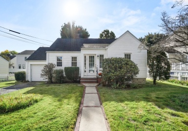 106 Mary Street, Arlington, Massachusetts 02474, 3 Bedrooms Bedrooms, 6 Rooms Rooms,1 BathroomBathrooms,Residential,For Sale,Mary Street,73172282