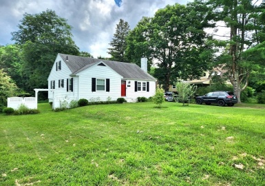 1035 S Franklin St, Holbrook, Massachusetts 02343, 2 Bedrooms Bedrooms, 5 Rooms Rooms,1.5 BathroomsBathrooms,Residential,For Sale,S Franklin St,73145416