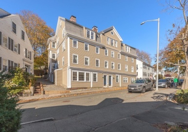 48 Union St, Manchester, Massachusetts 01944, 1 Bedroom Bedrooms, 2 Rooms Rooms,1 BathroomBathrooms,Residential,For Sale,Union St,73179826