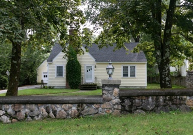 186 Sterling Rd, Lancaster, Massachusetts 01523, 2 Bedrooms Bedrooms, 6 Rooms Rooms,2 BathroomsBathrooms,Residential,For Sale,Sterling Rd,73158514