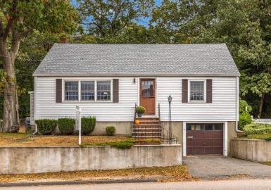 217 Jenness Street, Lynn, Massachusetts 01904, 3 Bedrooms Bedrooms, 6 Rooms Rooms,1.5 BathroomsBathrooms,Residential,For Sale,Jenness Street,73172021