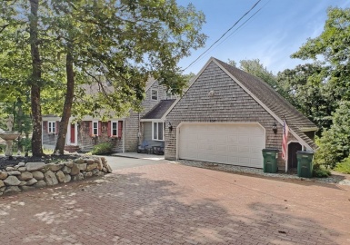 537 Long Pond Rd, Plymouth, Massachusetts 02360, 4 Bedrooms Bedrooms, 9 Rooms Rooms,2.5 BathroomsBathrooms,Residential,For Sale,Long Pond Rd,73168974